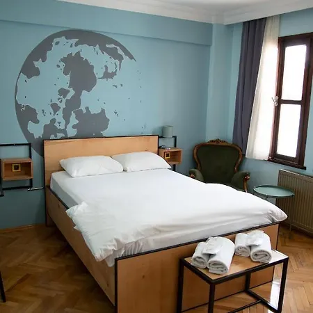 Yolo Hostal Estambul
