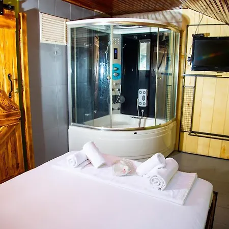 Yolo Hostal