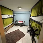 Yolo Hostel