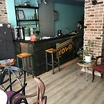 Yolo Hostel *