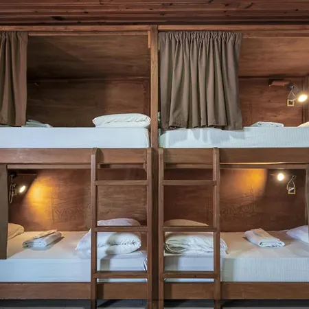 Yolo Hostel