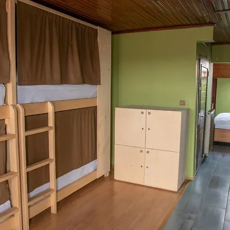 Yolo Hostel