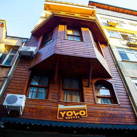 Hostel Yolo *