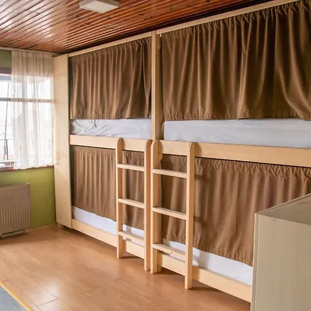 Hostel Yolo *