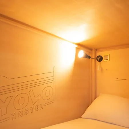 ホステル Yolo